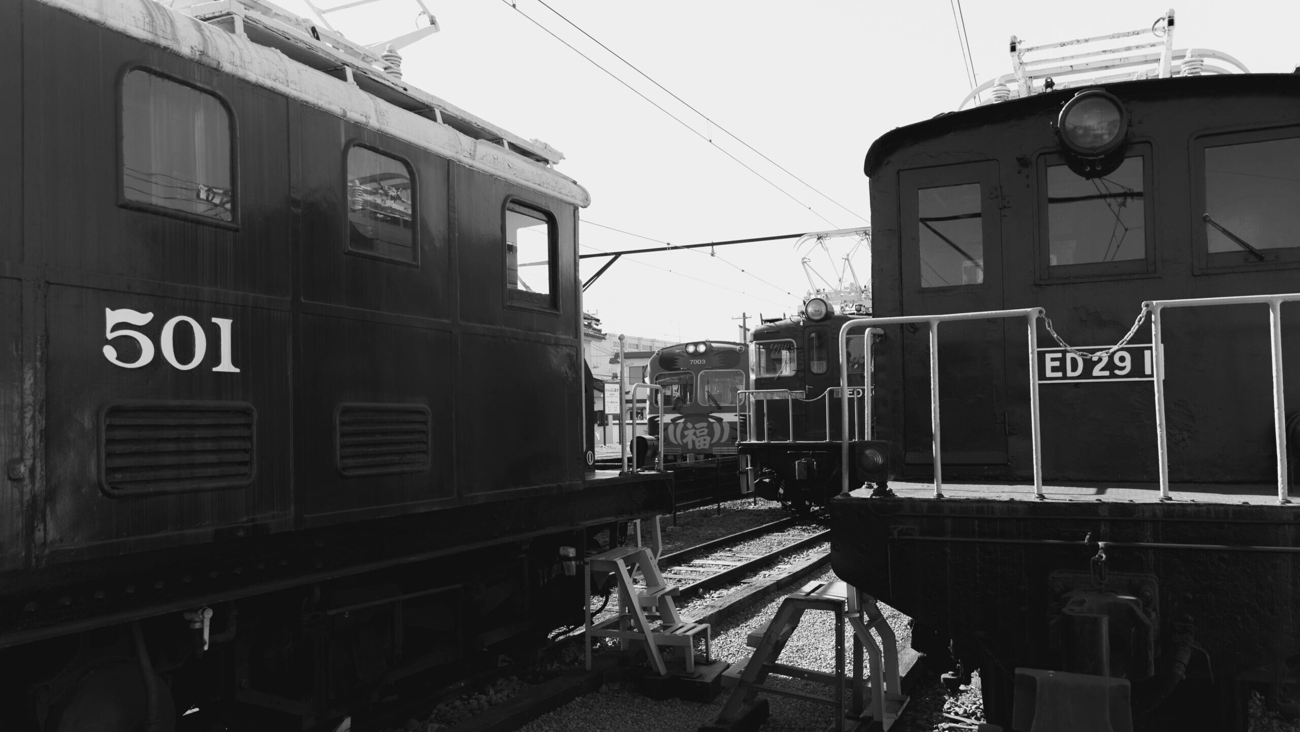 霊峰と煙突に誘われて、岳南電車をスケッチする②