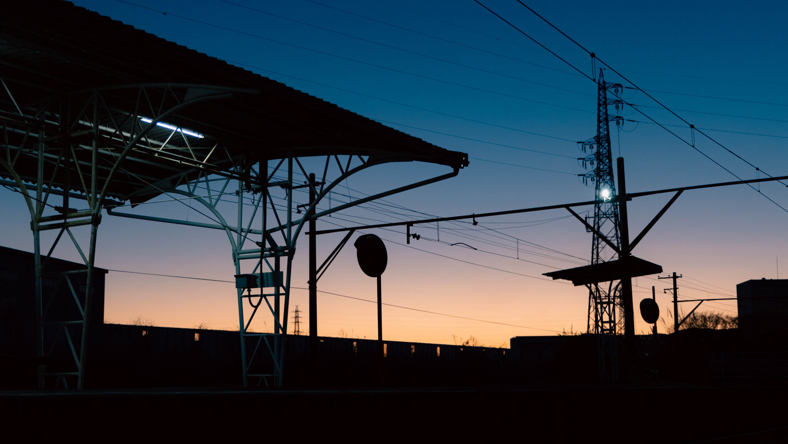 霊峰と煙突に誘われて、岳南電車をスケッチする③
